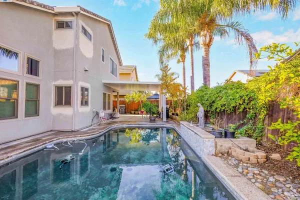 $718,000 | 1445 Yorkshire Loop, Tracy, CA 95376