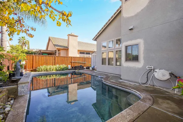 $718,000 | 1445 Yorkshire Loop, Tracy, CA 95376