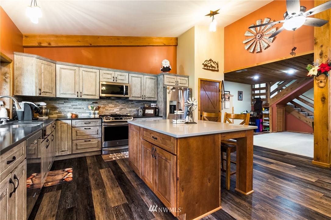 8300 Custer School Road Custer, WA 98240 - Photo 7 of 37