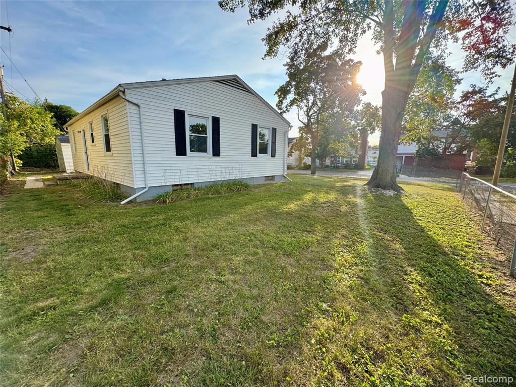 5220 Western Road Flint, MI 48506 - Photo 3 of 20