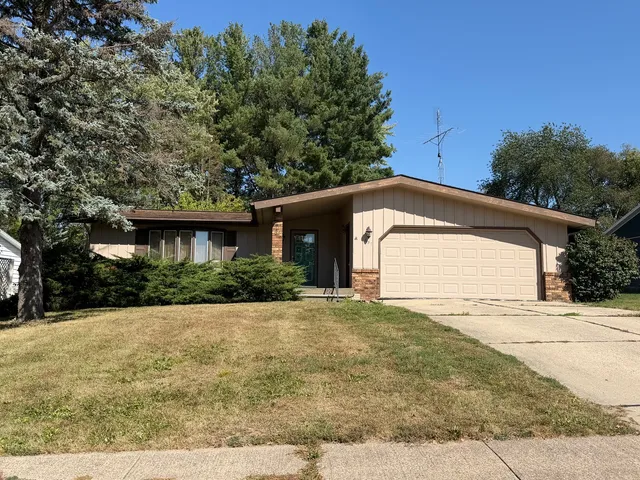 $155,000 | 657 North Greenfield Drive, Freeport, IL 61032
