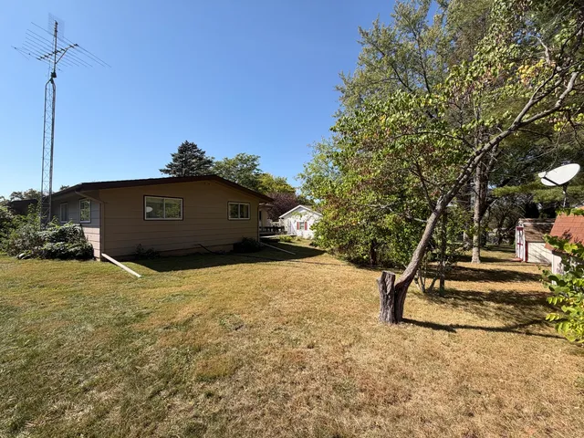 $155,000 | 657 North Greenfield Drive, Freeport, IL 61032