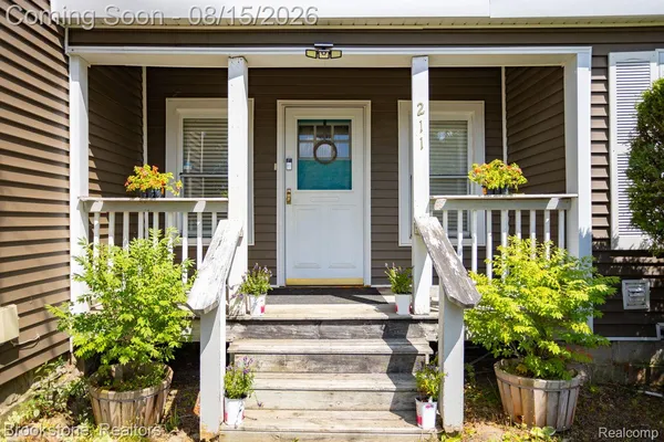 $185,000 | 211 East Oregon Street, Lapeer, MI 48446