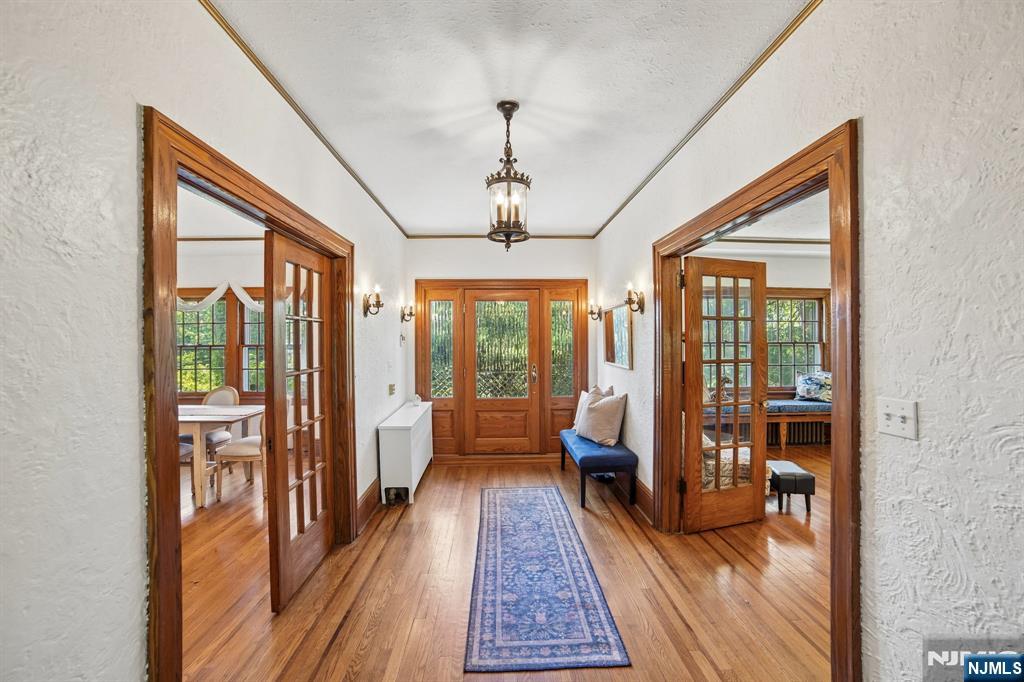 157 Sussex Road Tenafly, NJ 07670 - Photo 4 of 50