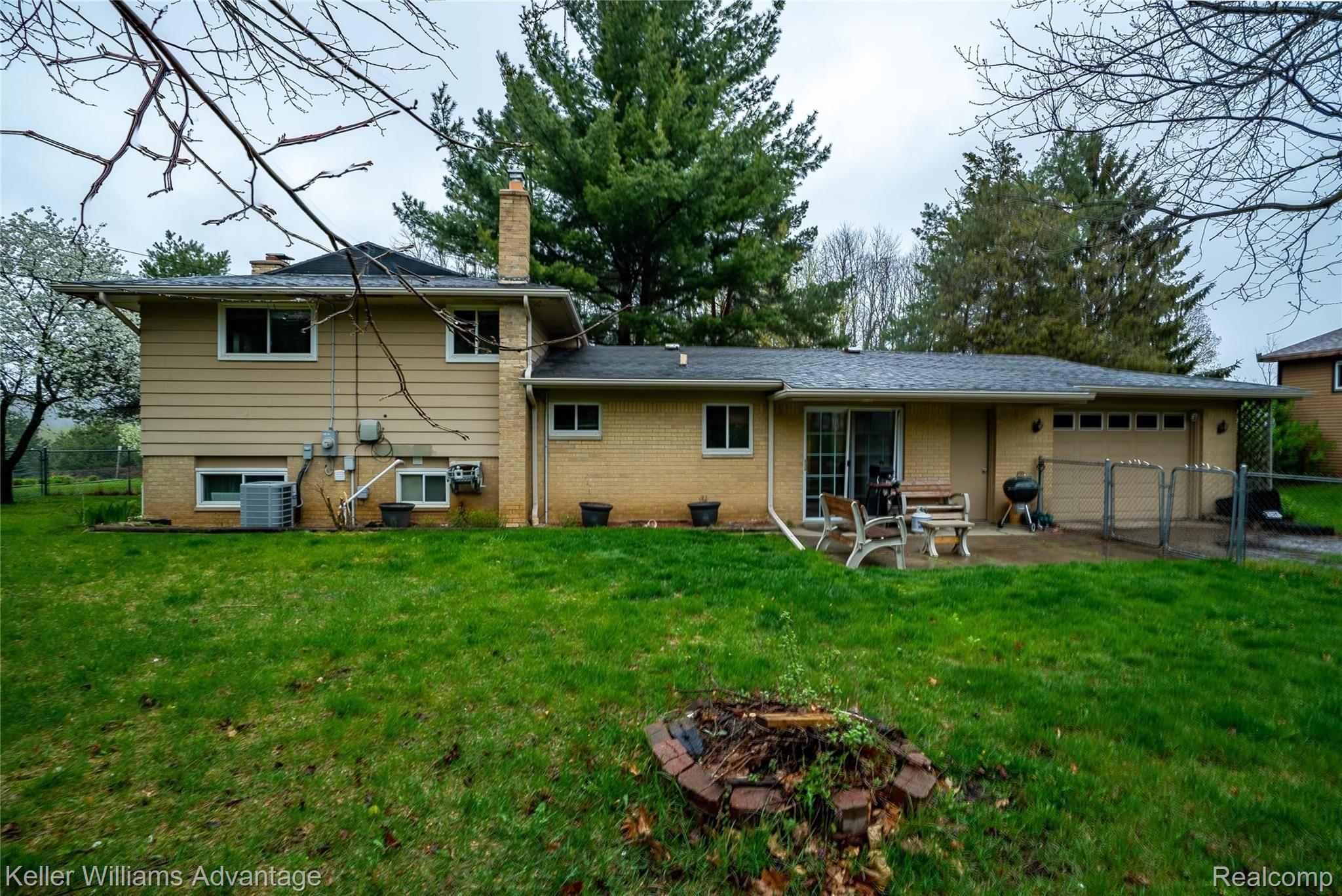 4819 Clarkston Road Clarkston, MI 48348 - Photo 2 of 30 ClarkstonRd_4819_Back 2.jpg