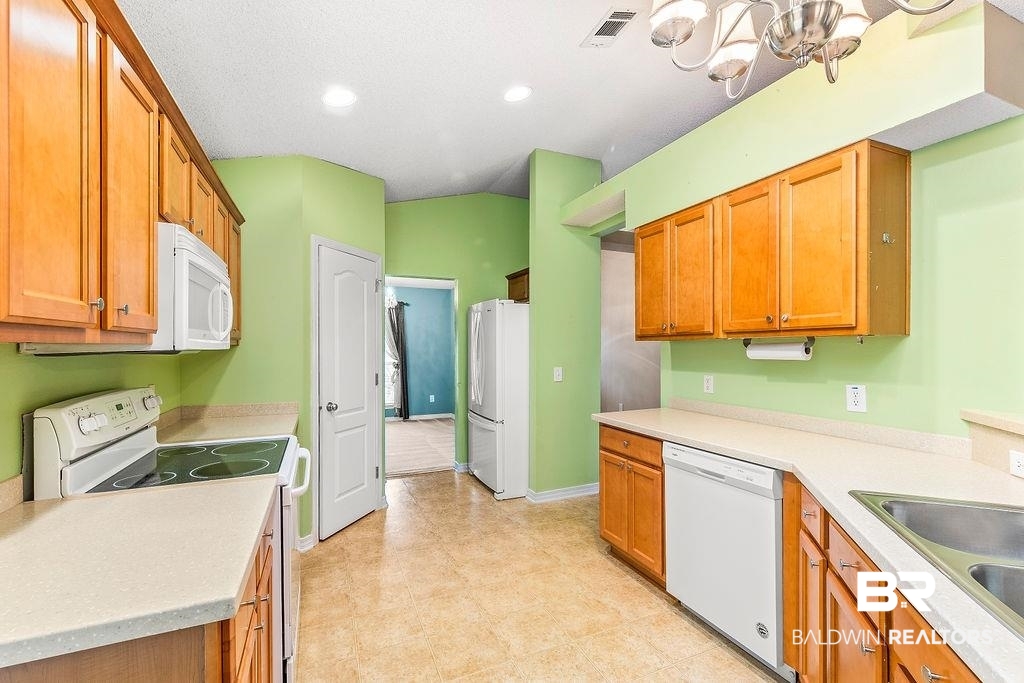 15336 Paddington Drive Foley, AL 36535 - Photo 10 of 35