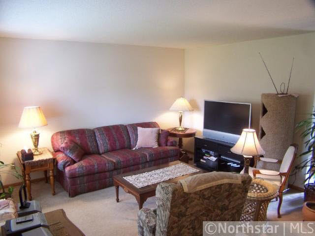 4846 Heather Ridge Road North Oakdale, MN 55128 - Photo 3 of 18 Gallery Image 3