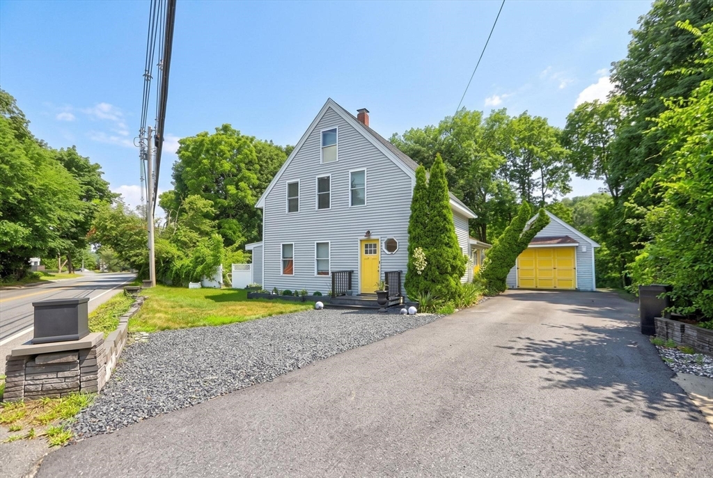 73 Wareham Street Middleboro, MA 02346 - Photo 3 of 37