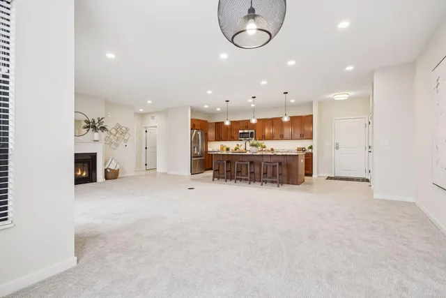 $499,900 | 1948 Wayzata Boulevard, Unit 114, Long Lake, MN 55356