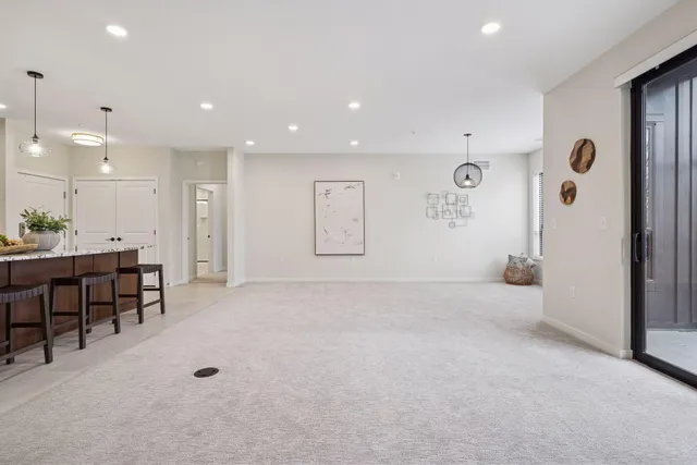 $499,900 | 1948 Wayzata Boulevard, Unit 114, Long Lake, MN 55356