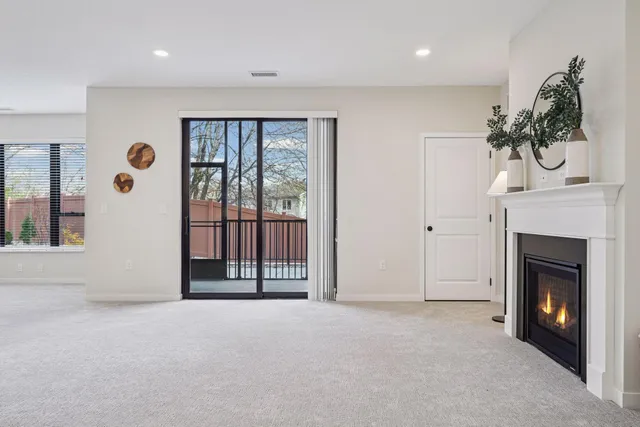 $499,900 | 1948 Wayzata Boulevard, Unit 114, Long Lake, MN 55356