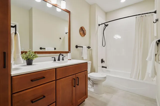 $499,900 | 1948 Wayzata Boulevard, Unit 114, Long Lake, MN 55356