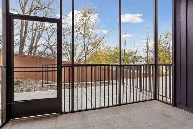 $499,900 | 1948 Wayzata Boulevard, Unit 114, Long Lake, MN 55356