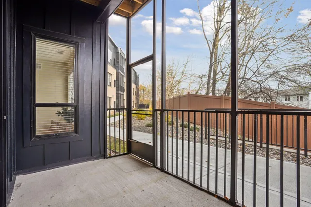 $499,900 | 1948 Wayzata Boulevard, Unit 114, Long Lake, MN 55356