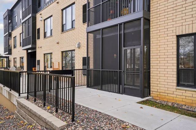 $499,900 | 1948 Wayzata Boulevard, Unit 114, Long Lake, MN 55356