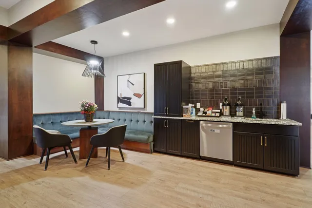 $499,900 | 1948 Wayzata Boulevard, Unit 114, Long Lake, MN 55356