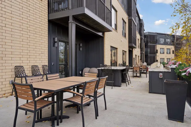 $499,900 | 1948 Wayzata Boulevard, Unit 114, Long Lake, MN 55356