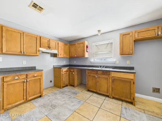 $800 | 615 Walker Road, Lafayette, LA 70506