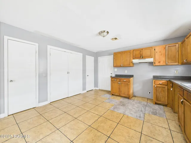 $800 | 615 Walker Road, Lafayette, LA 70506