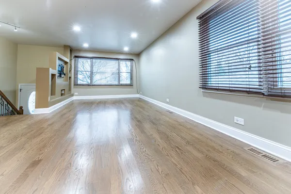 $549,900 | 1338 South Dunton Avenue, Arlington Heights, IL 60005