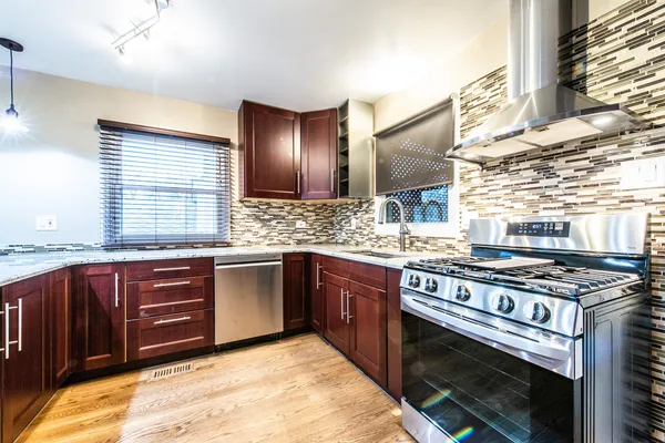$549,900 | 1338 South Dunton Avenue, Arlington Heights, IL 60005