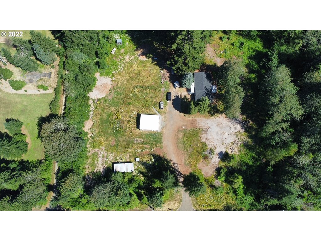 35355 Southeast Surface Road Estacada, OR 97023 - Photo 3 of 32 a open area with a park