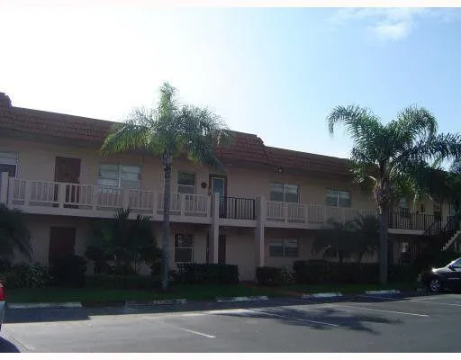 $1,700 | 6 Abbey Lane, Unit 103, Delray Beach, FL 33446