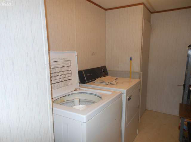 20453357-6.JPG