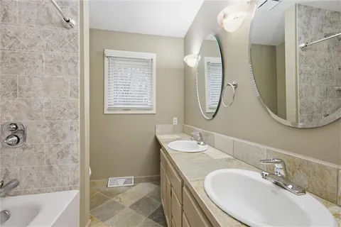 $329,000 | 3601 Northwest 56th Street, Kansas City, MO 64151