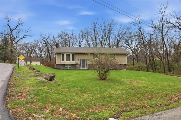 $329,000 | 3601 Northwest 56th Street, Kansas City, MO 64151