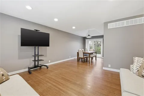 $329,000 | 3601 Northwest 56th Street, Kansas City, MO 64151