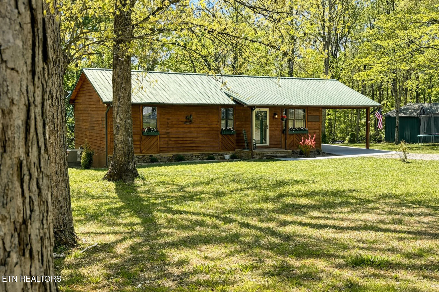533 Robbins Road Crossville, TN 38572 - Photo 3 of 57 04-cp