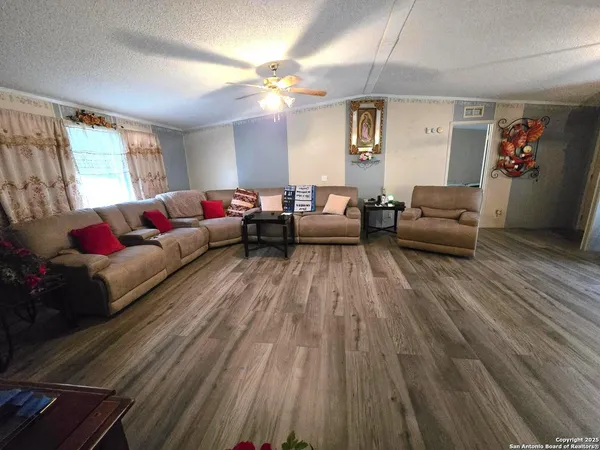 $259,900 | 260 Savannah Grove, Von Ormy, TX 78073