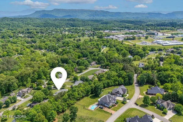 $499,800 | 817 Pioneer Drive, Seymour, TN 37865