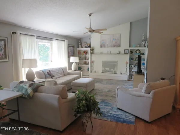 $499,800 | 817 Pioneer Drive, Seymour, TN 37865