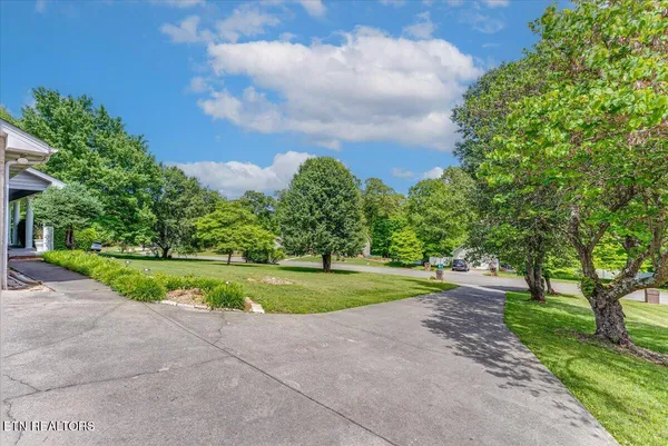 $499,800 | 817 Pioneer Drive, Seymour, TN 37865