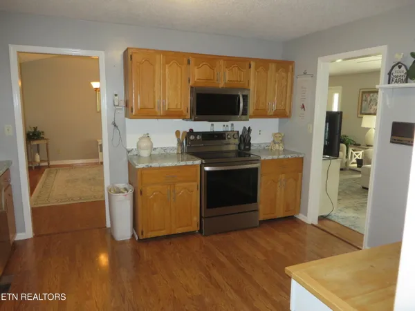 $499,800 | 817 Pioneer Drive, Seymour, TN 37865