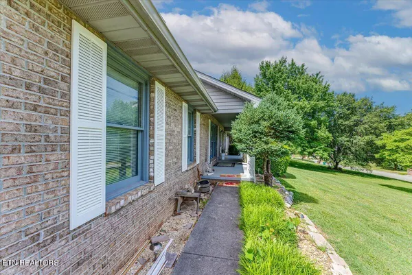 $499,800 | 817 Pioneer Drive, Seymour, TN 37865