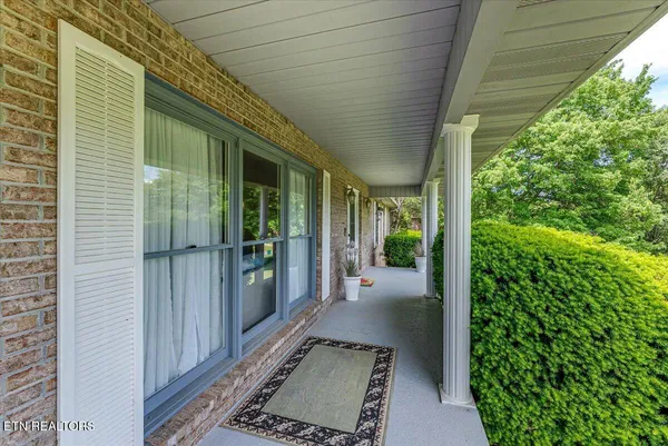 $499,800 | 817 Pioneer Drive, Seymour, TN 37865