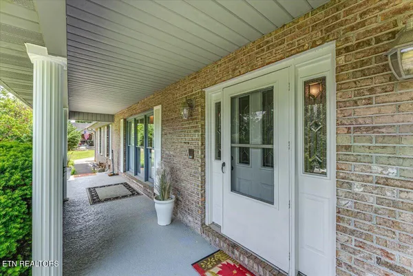 $499,800 | 817 Pioneer Drive, Seymour, TN 37865