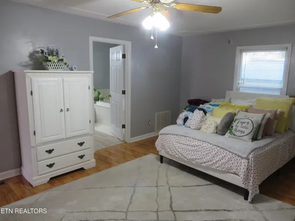 $499,800 | 817 Pioneer Drive, Seymour, TN 37865