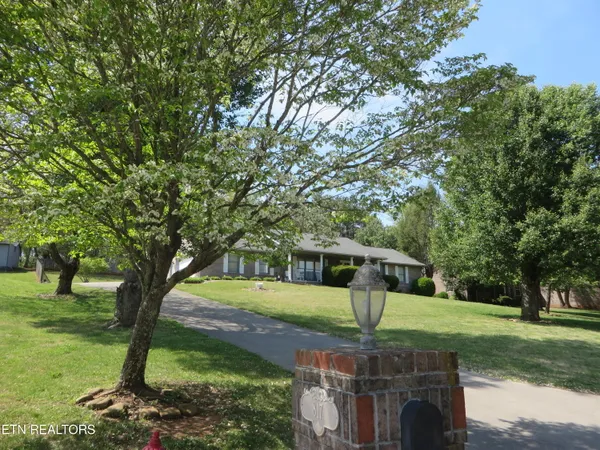 $499,800 | 817 Pioneer Drive, Seymour, TN 37865
