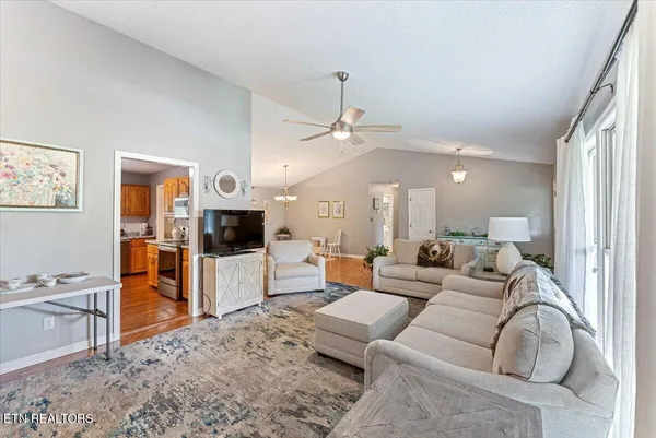 $499,800 | 817 Pioneer Drive, Seymour, TN 37865