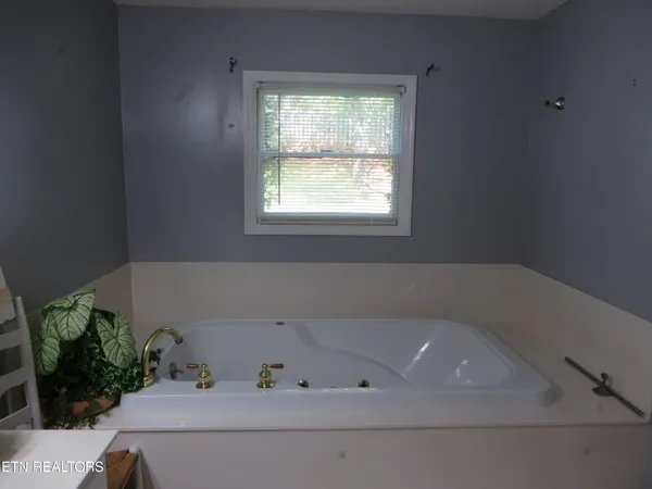 $499,800 | 817 Pioneer Drive, Seymour, TN 37865