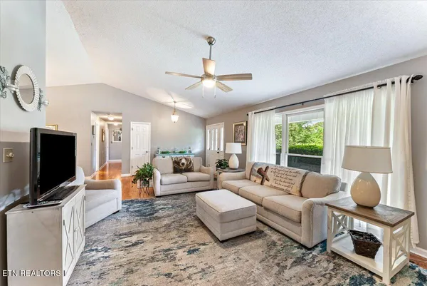 $499,800 | 817 Pioneer Drive, Seymour, TN 37865