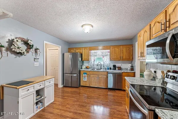 $499,800 | 817 Pioneer Drive, Seymour, TN 37865