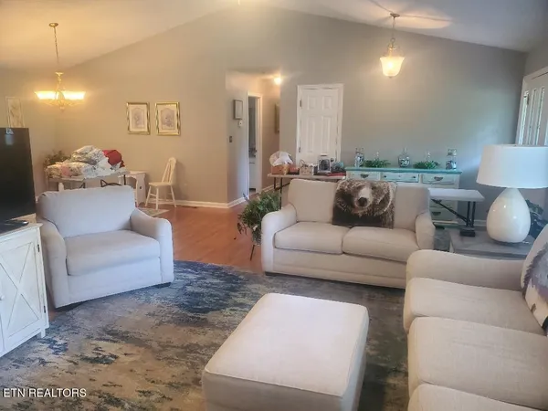 $499,800 | 817 Pioneer Drive, Seymour, TN 37865