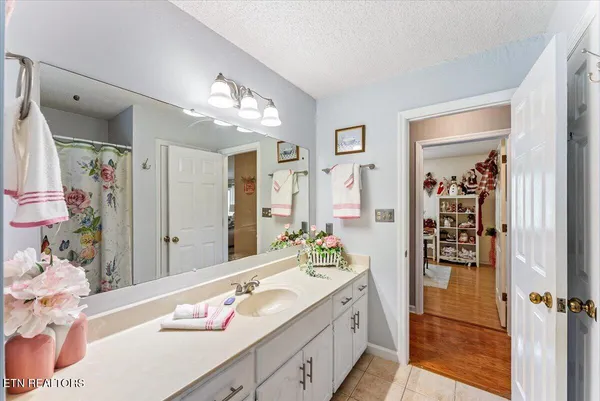$499,800 | 817 Pioneer Drive, Seymour, TN 37865