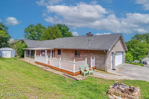 $499,800 | 817 Pioneer Drive, Seymour, TN 37865