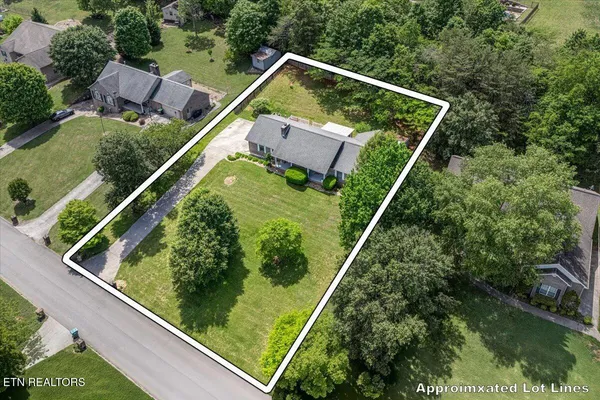 $499,800 | 817 Pioneer Drive, Seymour, TN 37865